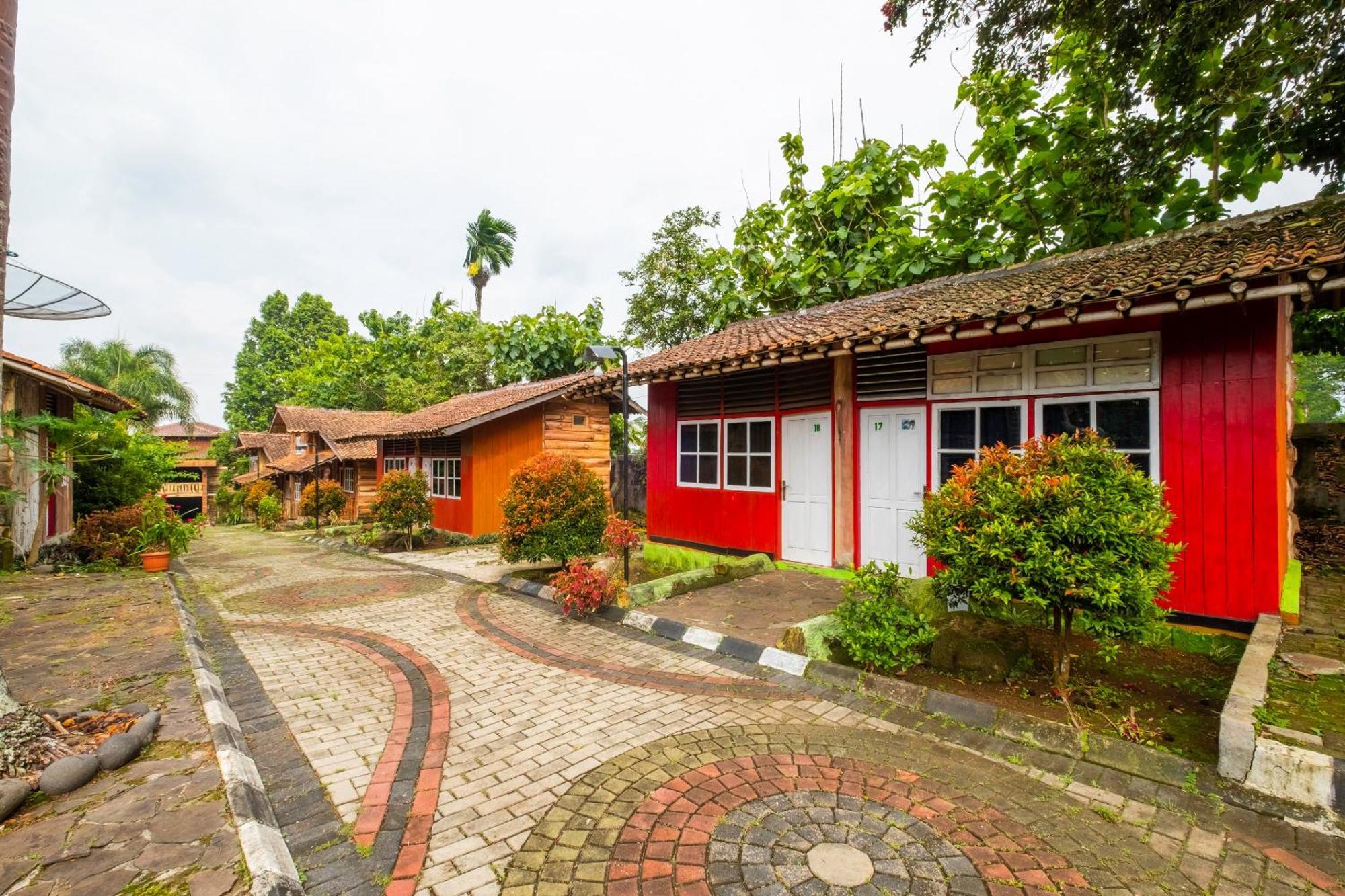 Oyo 2278 Cikidang Hunting Resort Сукабуми Экстерьер фото